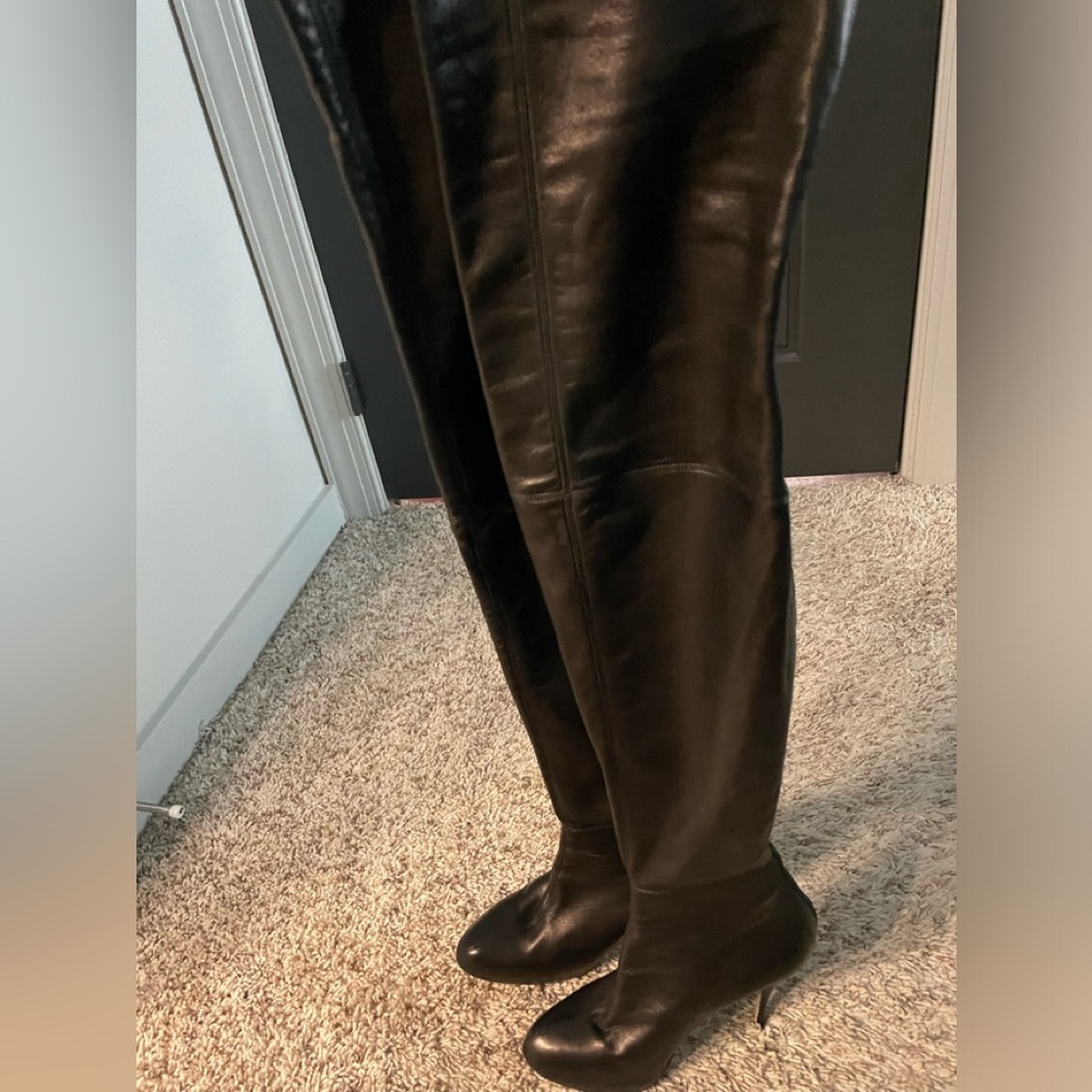 Women’s authentic Brian Atwood thigh high leather boots size 38 1/2 worn once